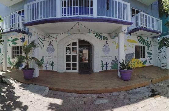 Les Trois Singes - Friendly Hostel Isla Mujeres Exterior photo