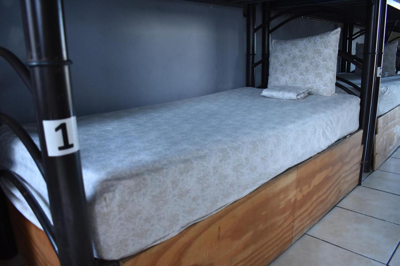 Les Trois Singes - Friendly Hostel Isla Mujeres Exterior photo