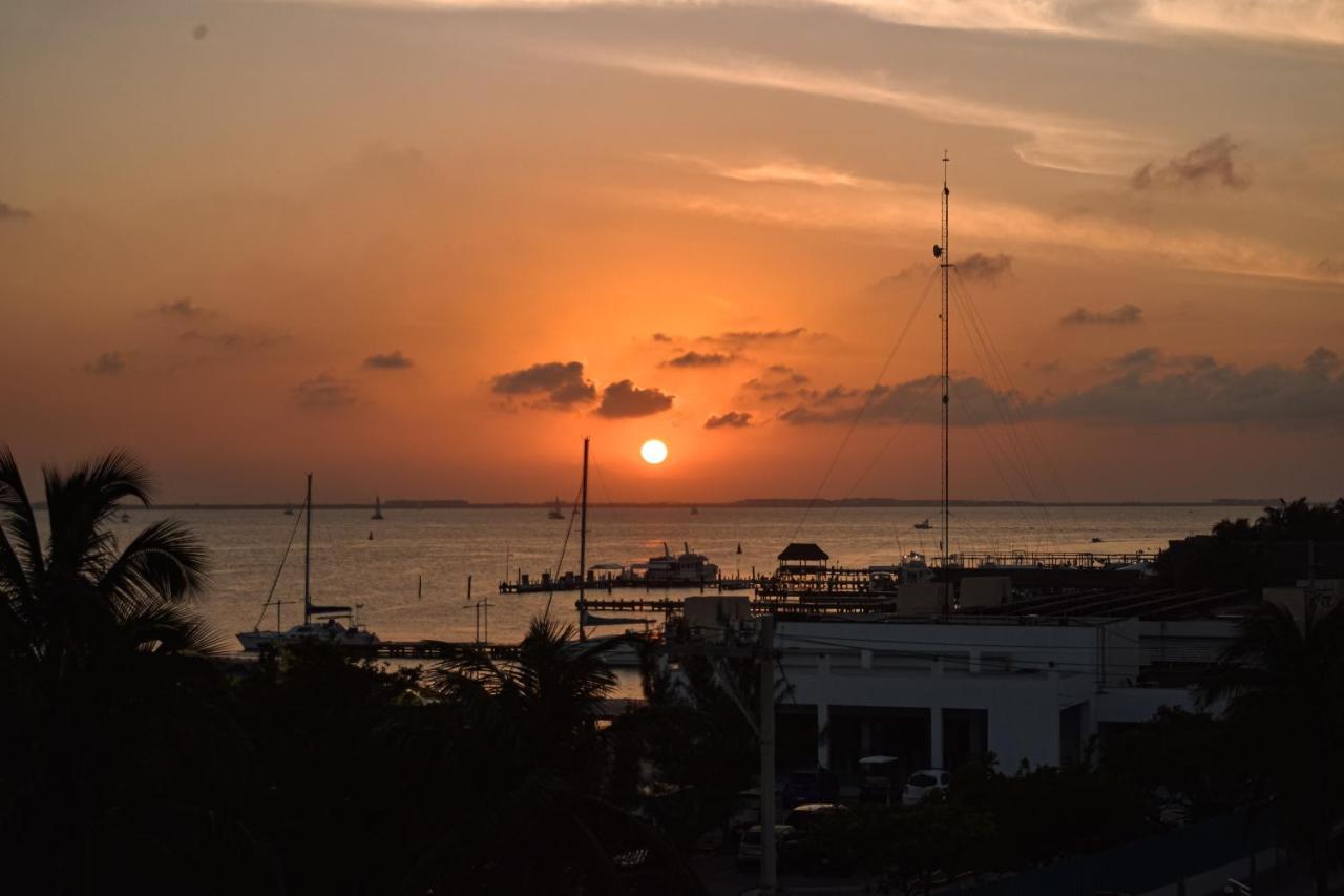 Les Trois Singes - Friendly Hostel Isla Mujeres Exterior photo
