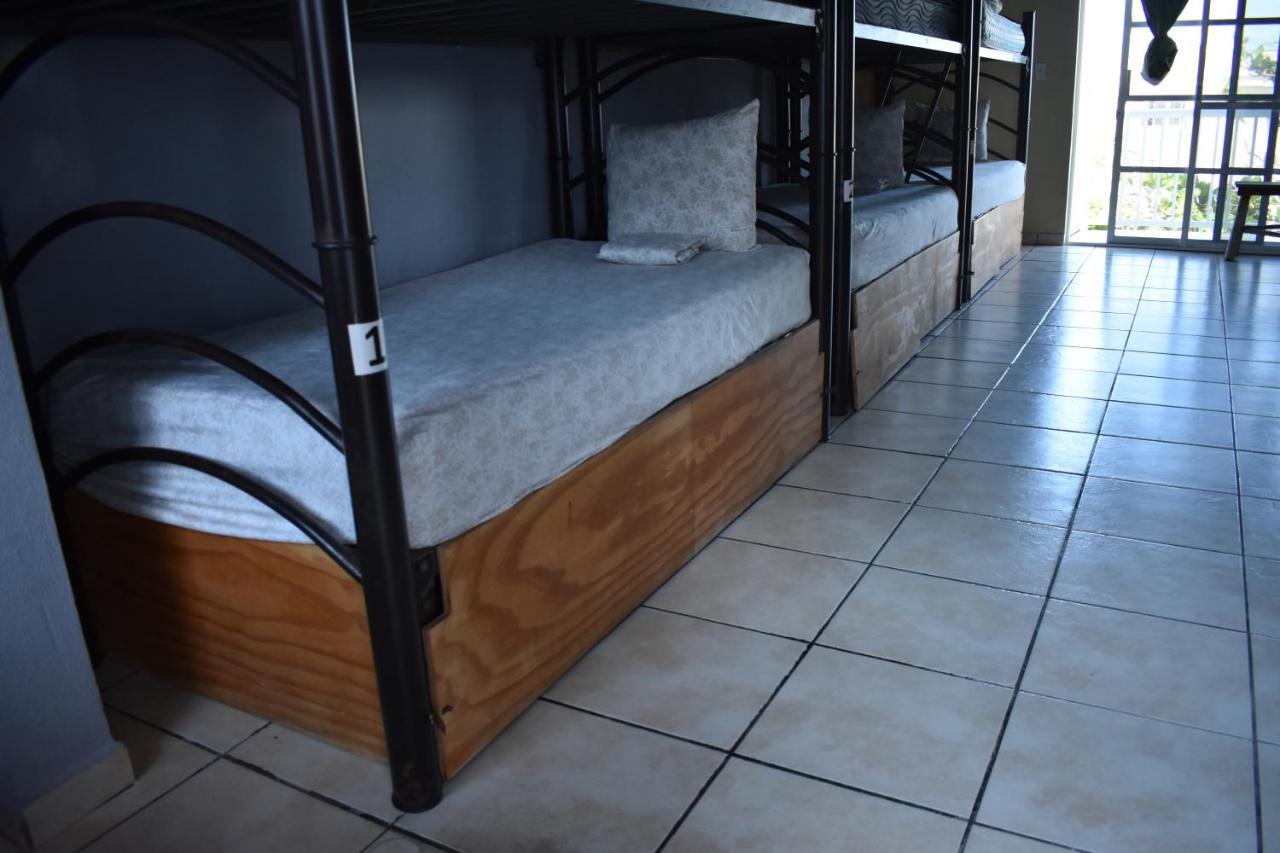 Les Trois Singes - Friendly Hostel Isla Mujeres Exterior photo