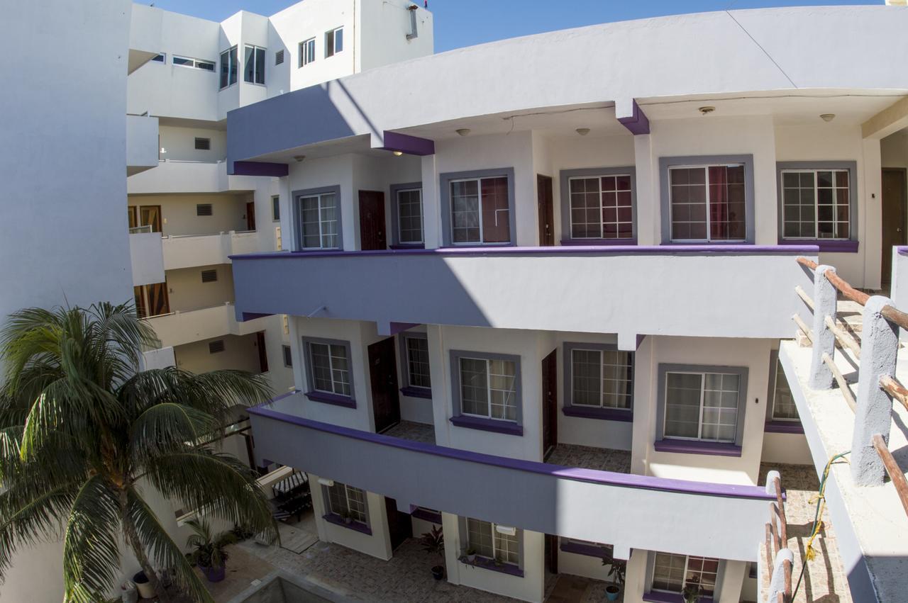 Les Trois Singes - Friendly Hostel Isla Mujeres Exterior photo