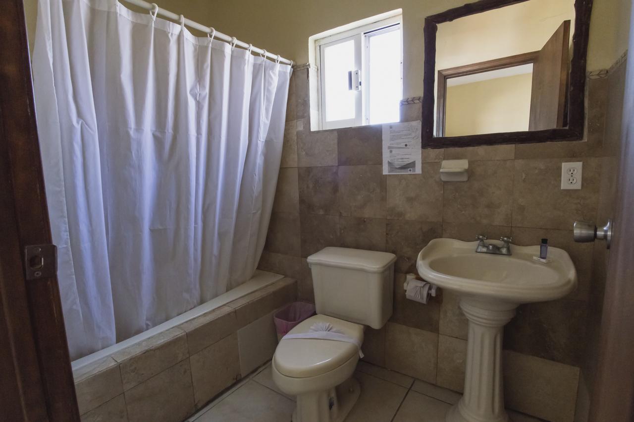 Les Trois Singes - Friendly Hostel Isla Mujeres Exterior photo